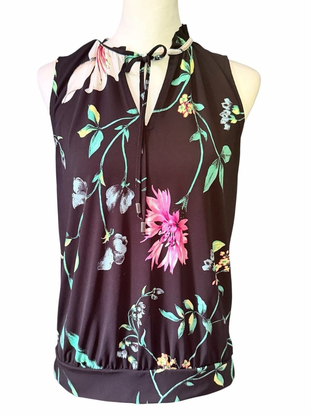 White House Black Market Outlet Sleeveless Top Black Floral Green White Yellow